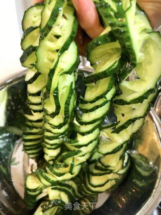 蓑衣黄瓜的做法视频,传统美食，简单易学的家常菜做法